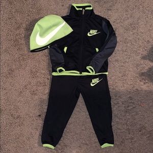 💥✔️ Nike Track suit
